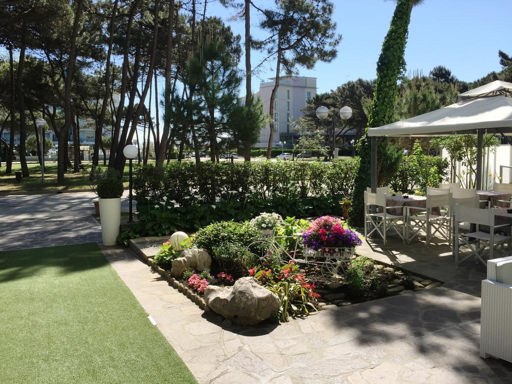 Hotel Sahara ميلانو ماريتيما المظهر الخارجي الصورة