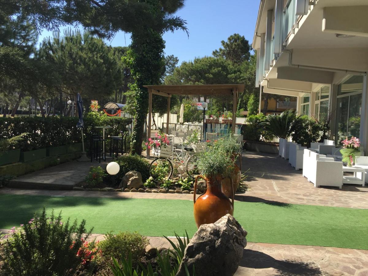 Hotel Sahara ميلانو ماريتيما المظهر الخارجي الصورة